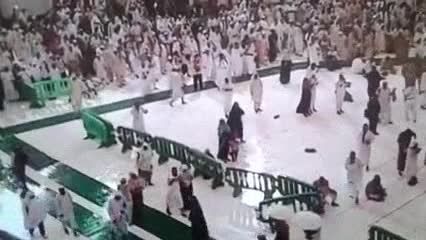 لحظه سقوط جرثقیل در مسجد الحرام +18 ...