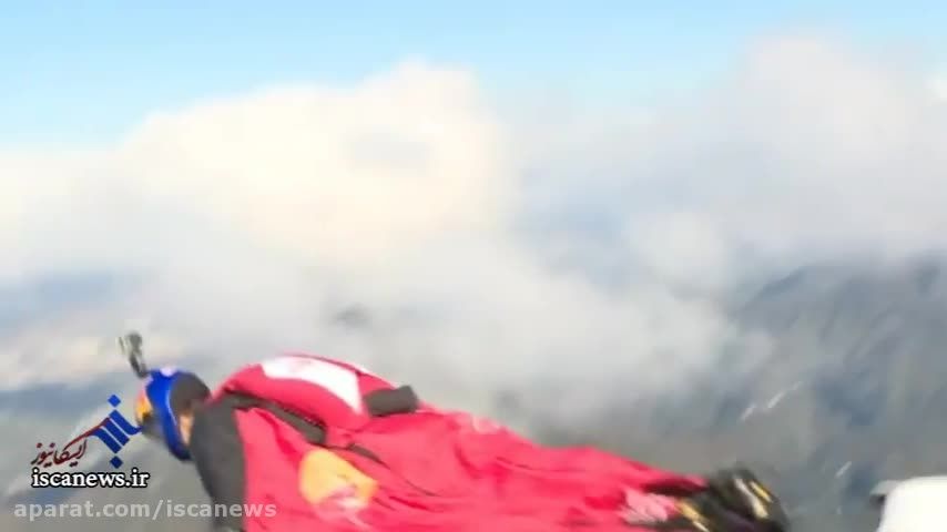 پرش از ارتفاع 2 کیلومتری مرد پرنده چینی