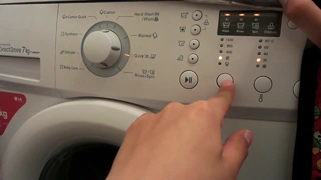 Xperia M4 aqua در ماشین لباسشویی