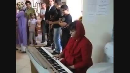 فریناز بلالی هنرجوی پیانو نادیا ایران نژاد-آموزشگاه موس