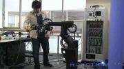 پرتاب توپ با بازوی رباتیک