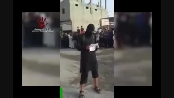 داعش زنان دیرالزور را شلاق می زند