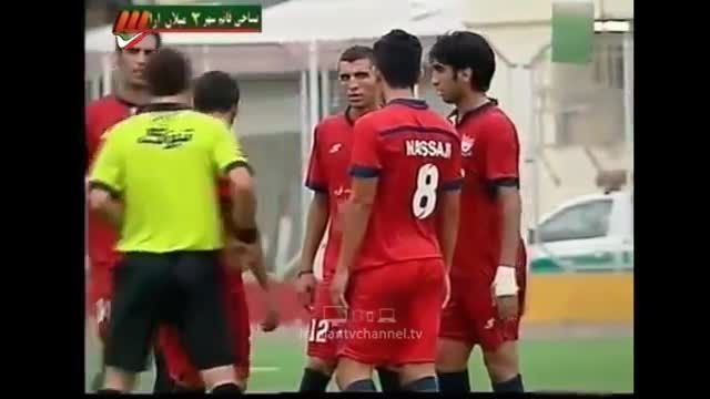 سوتی عجیب داور در مسابقه فوتبال در ایران