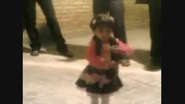 رقص زیبای دختره کوچک