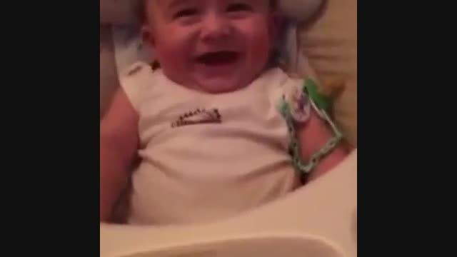 دراكولا میخنده یا بچه