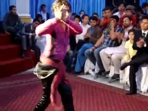 رقص قشنگه همشهری افغان در شهر کابل