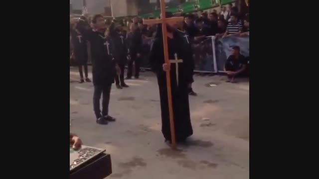 دسته ی عزاداران مسیحی عراق در سوگ امام حسین (ع)