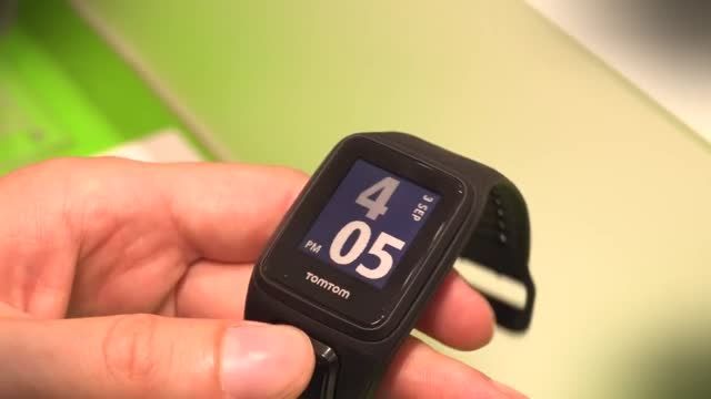 بررسی اولیه TomTom Spark fitness watch (ایفا ۲۰۱۵)