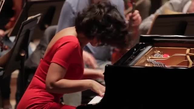 پیانو نوازی فوق العاده:Khatia Buniatishvili