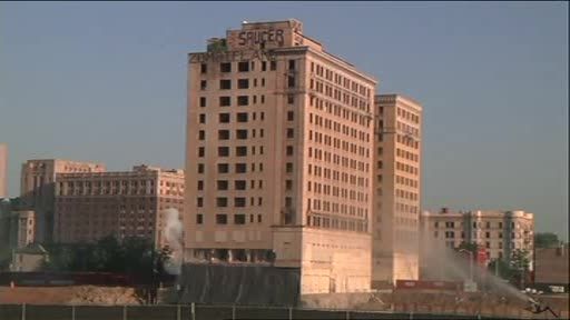 تخریب ساختمان 13 طبقه در 15 ثانیه