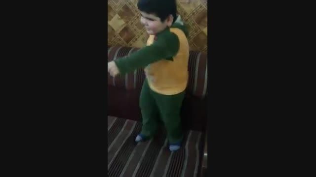 رقص بچه با آهنگ عربی