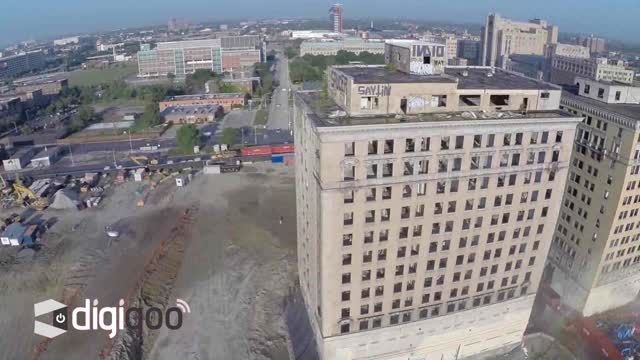 تخریب هتل قدیمی دیترویت در 15 ثانیه