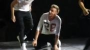Liam injuring Niall&#039;s knee - One Direction Toronto 2013