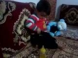 شیر دادن بچه به عروسک