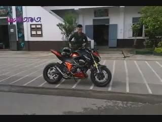 افسر ارتش و موتورسیکلت شیک_شوخی سرکاری+فیلم ویدیو کلیپ