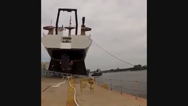 به آب انداختن کشتی
