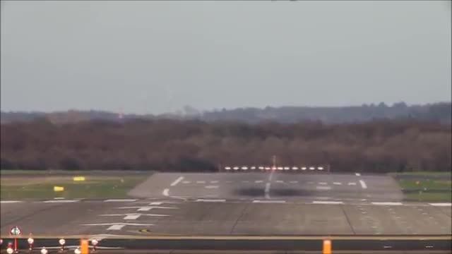 لندینگ جذاب B747 در دوسلدورف - دنیای مستند پرواز