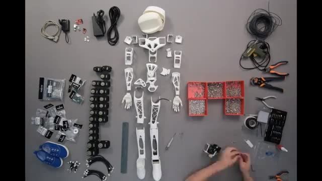 تایم لپس بسیار زیبای ساخت ربات انسان نما Poppy