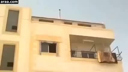 پرت کردن مرد سوری از پنجره خانه اش توسط تکفیری ها