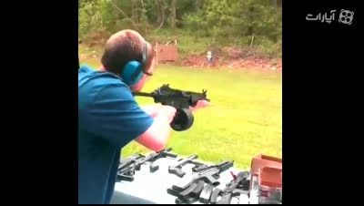شلیک با خشاب حلزونی اسلحه MP5