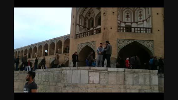 اینجا اصفهان- زاینده رود و پل خاجو