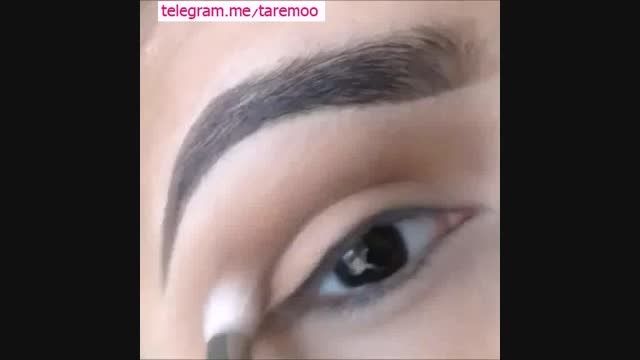 آرایش چشم با سایه مشکی و خط چشم در تارمو