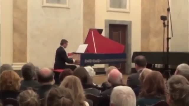 پیانویی که صدای ویالون می دهد