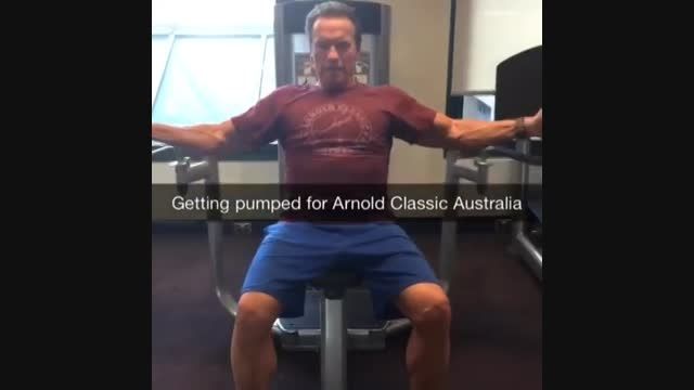 آرنولده دیگه :) داره واسه آرنولد کلاسیک آماده میشه! :)