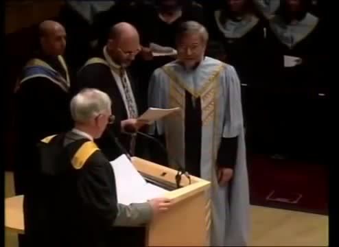 ویدیوی لحظه ی دریافت مدرک دکتری دکتر روحانی در سال 1999