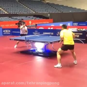 آموزش پینگ پنگ در تمرین زنان و مردان تنیس روی میز چین