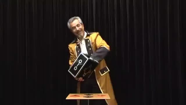 اجرای شعبده بازی قاب آکواریوم توسط تورا مجیک