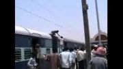 حادثه وحشتناک در ایستگاه راه اهن!!