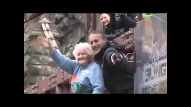مادربزرگ شجاع !