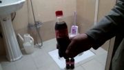مصرف کوکا کولا در مستراح!!
