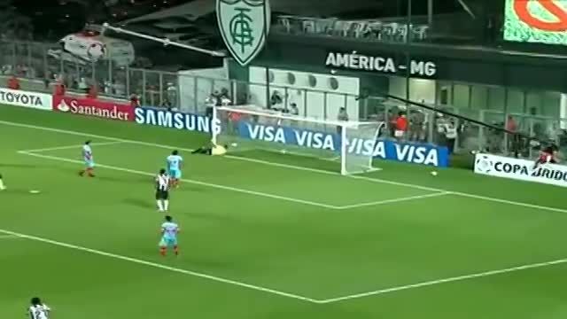 Ronaldinho - Fantastic Goal vs Arsenal