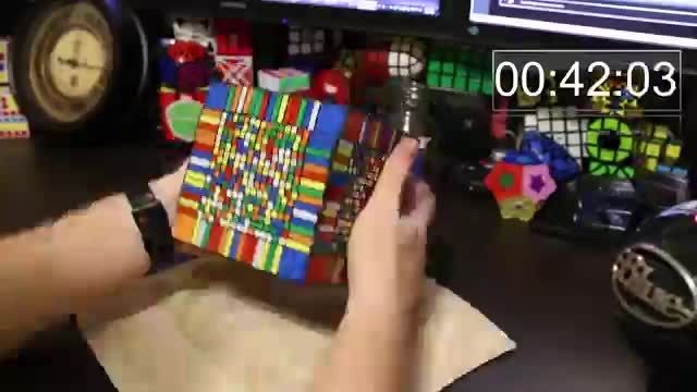حل روبیک 17x17x17 در 7 ساعت و 32 دقیقه!!!