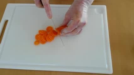 تزئین هویج به شکل گل
