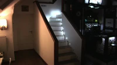 پله با نور هوشمند