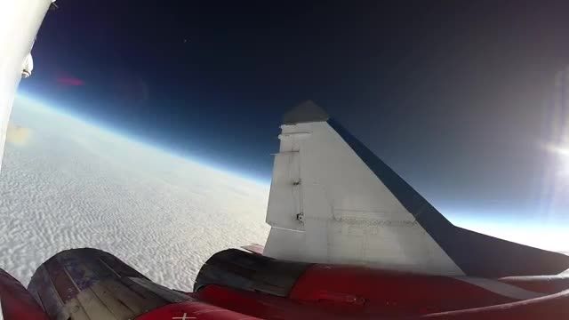 پرواز در مرز فضا همراه میگ-29