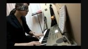 پیانو زدن استعداد موسیقی ایران با چشم بسته