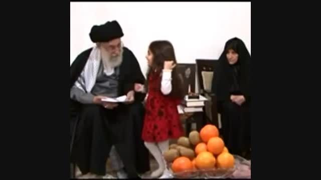 رهبر انقلاب و بوسه زدن به دختر كوچولوى شهید رضایى نژاد