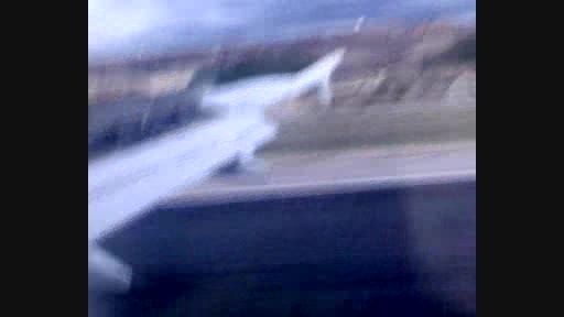 لحظه فرود هواپیما به فرودگاه باراخاس مادرید