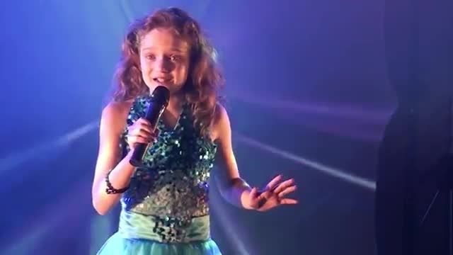 اجرای زیبا و حرفه ای آهنگ  LET IT GOالســا توسط یک دختر