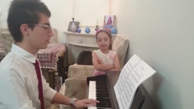 اجرا و بازخوانی آهنگ گل گلدون من با پیانو
