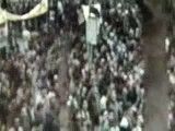 قسمتی از راهپیمایی مردم و سردادن شعار علیه رژیم پهلوی