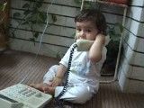 تلفن زدن ی بچه خیلی ناز
