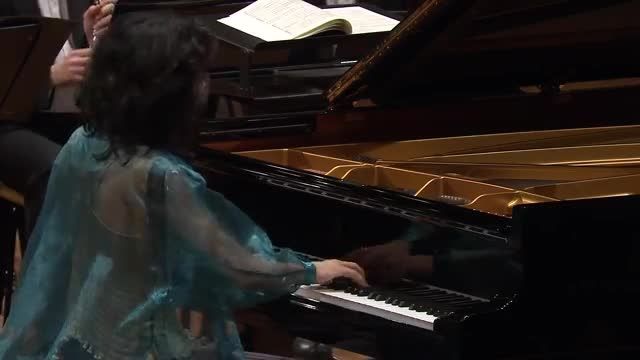 Mozart . Piano Concerto No. 18 . Sir Simon Rattle