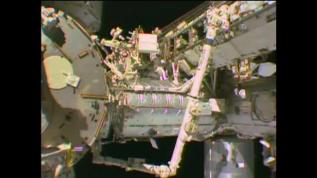 فضانوردان ناسا انجام راهپیمایی فضایی در ایستگاه فضایی