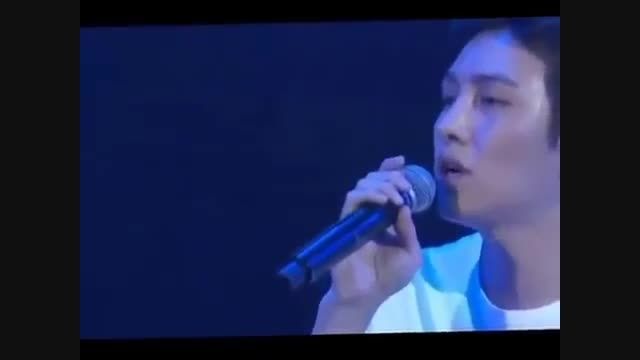 اجرای آهنگی زیبا از جی چانگ ووک