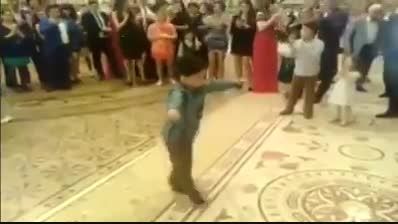 رقص این کودک همه را شوکه کرد!!!!!!!!!!!!!!!